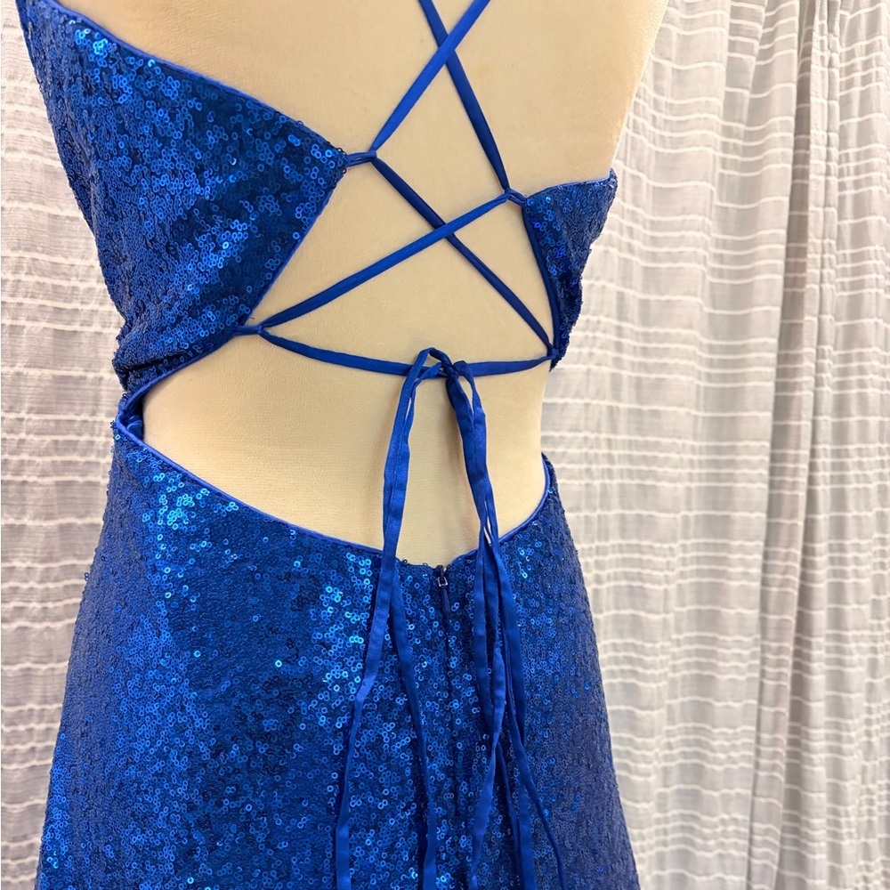 Elegant Royal Blue Sequin Evening Gown - Picture 5 of 6